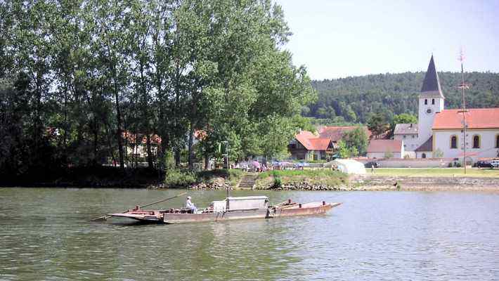 Fähre in Matting im Donautal
